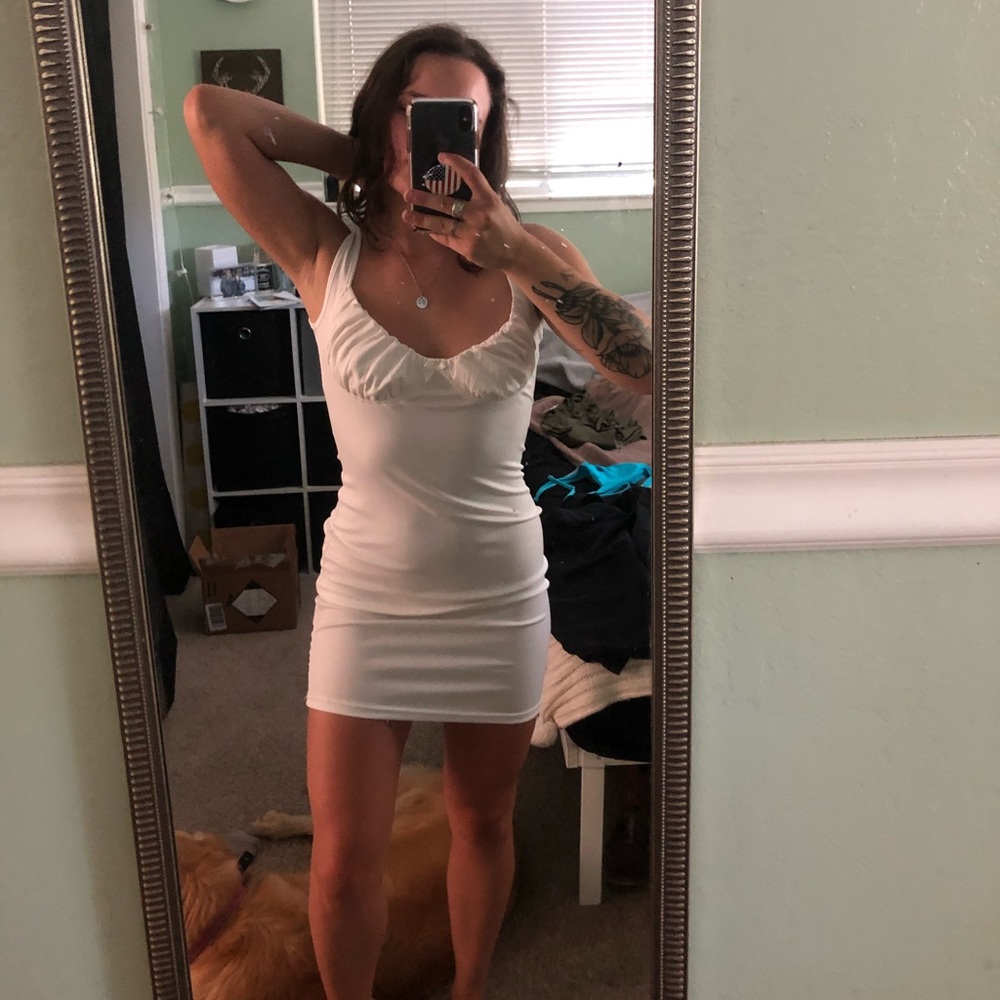 White bodycon dress